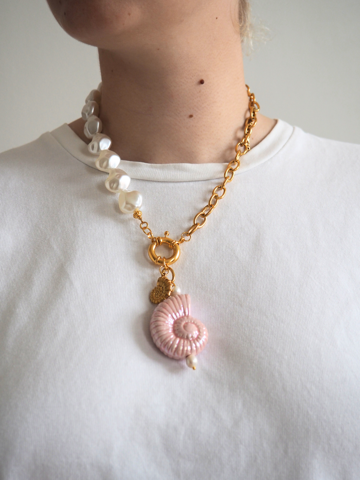 Ariel Pearl Necklace Pink